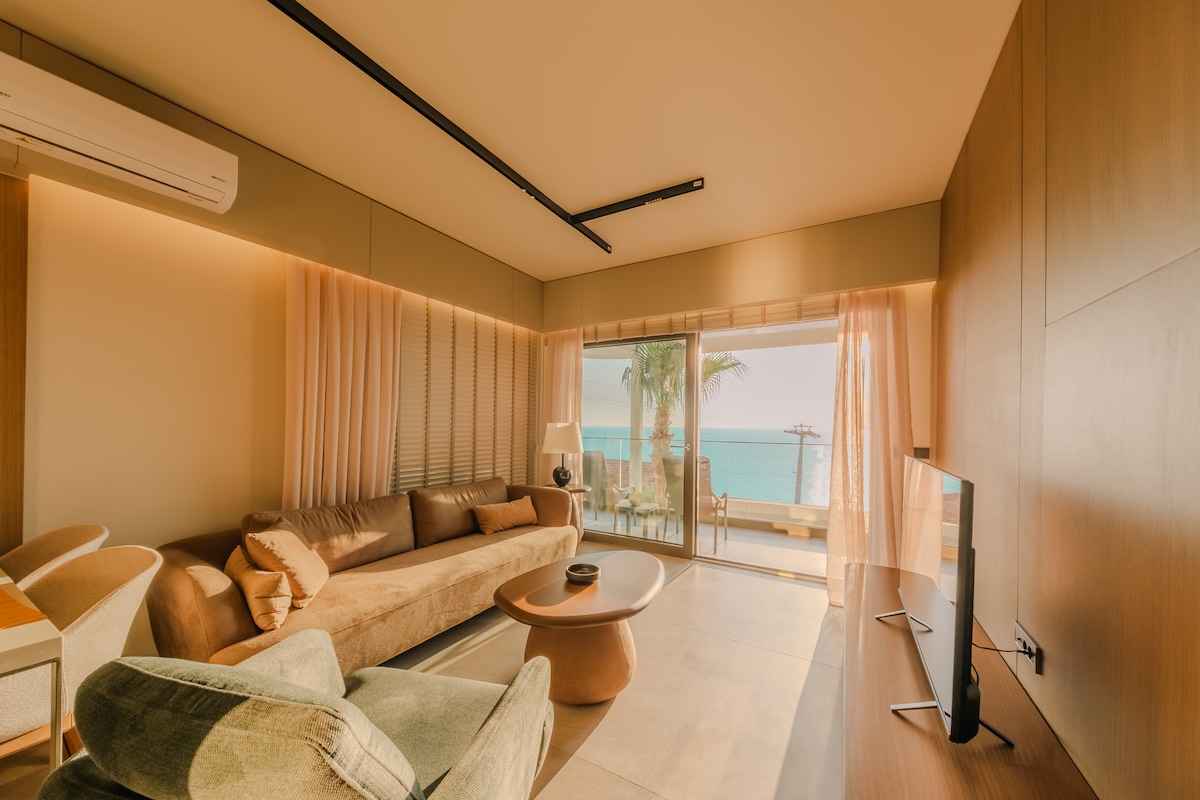 Alanya’da Panoramik Deniz Manzaralı Lüks Suit