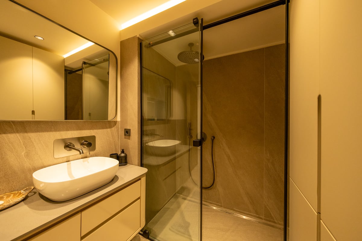 Şehir & Deniz · Banyo