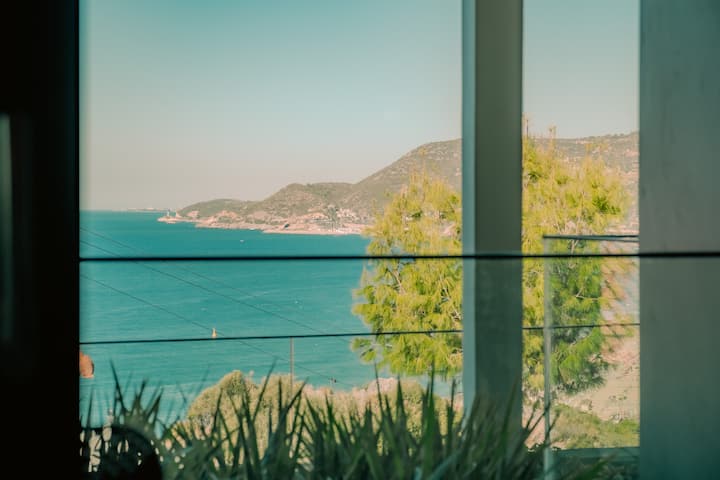 Sessiz Kaçış · Balkon